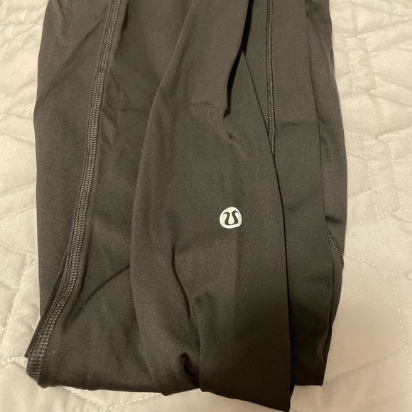 Lululemon fast & free tights size 8 25’ - Picture 4 of 4